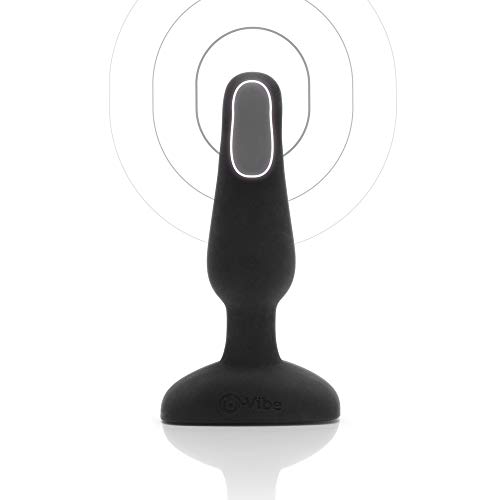 B-VIBE - Novice Plug - Beginner Vibrating Butt Plug That Offers 15 Vibrating Patterns & 6 Intensity Levels (Insertable Size: 3.35” / 8.5 cm x 1” / 2.5 cm - Color: Black)